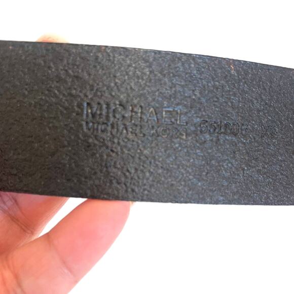 Michael Kors Leather Womens Belt Size XS Black Gold Chunky Hardware Classic Work - Picture 6 of 8